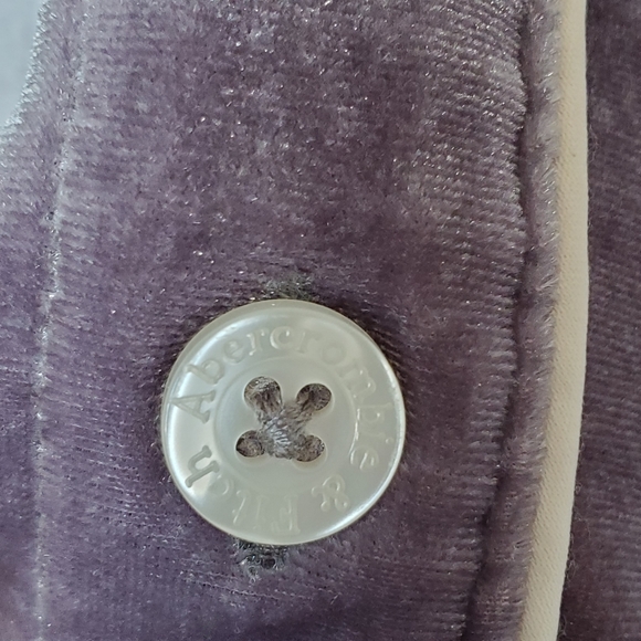 Abercrombie & Fitch Velvet Pajama Top Size Large - Picture 7 of 8